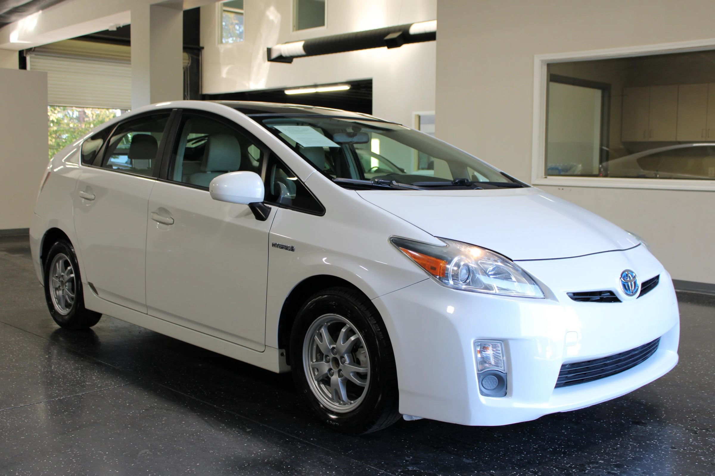 Used 2011 Toyota Prius Three w/ Solar Roof Pkg FWD image 1
