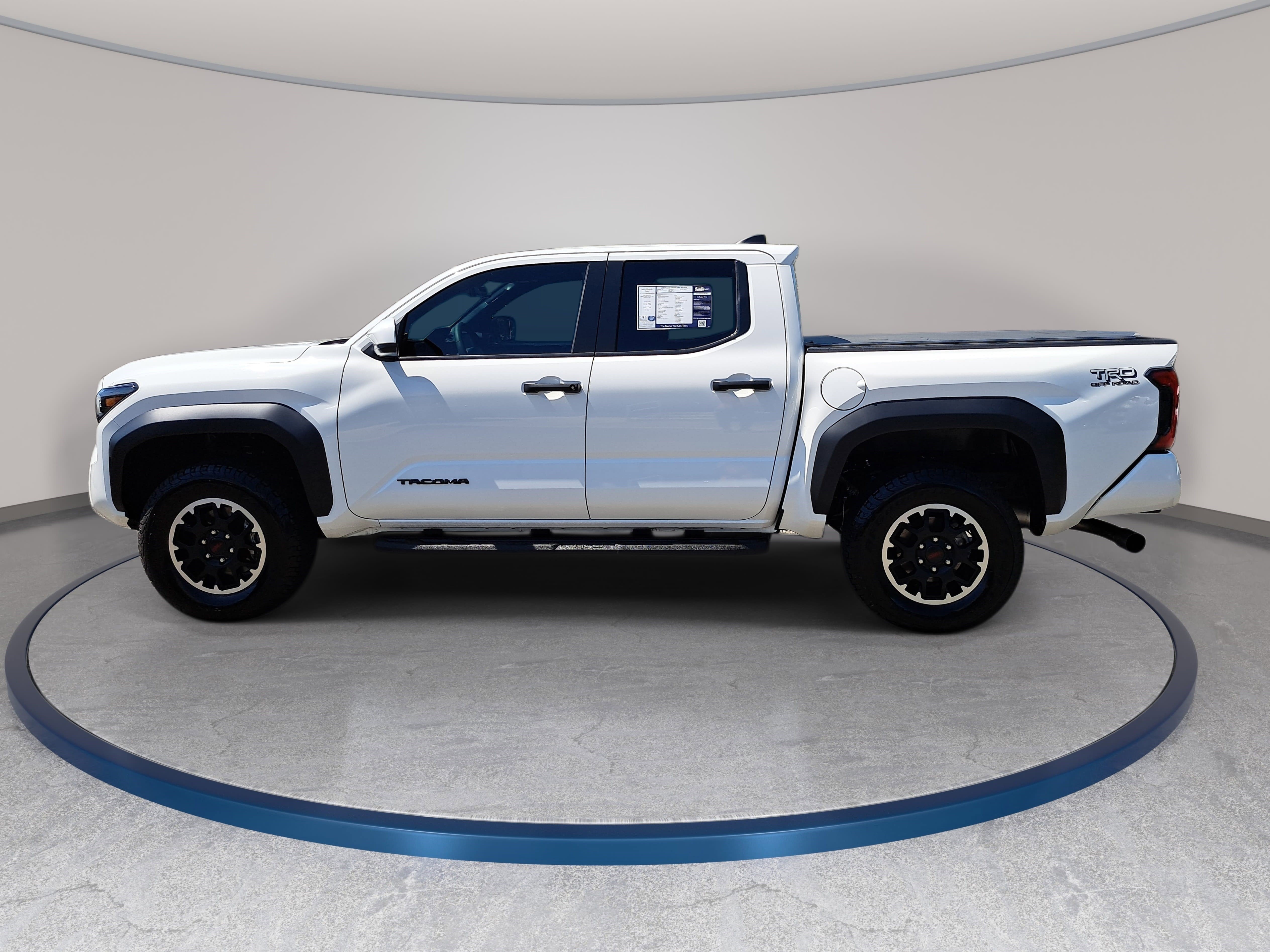 Used 2025 Toyota Tacoma TRD Off-Road AWD/4WD image 8