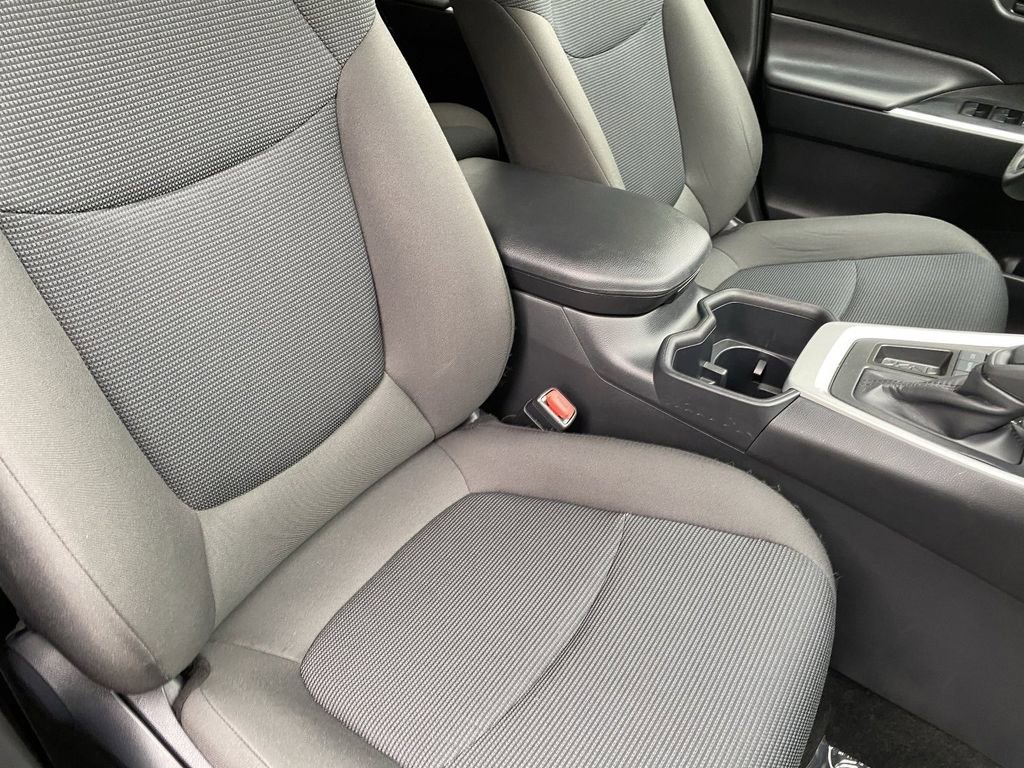 Certified 2025 Toyota RAV4 LE FWD image 16