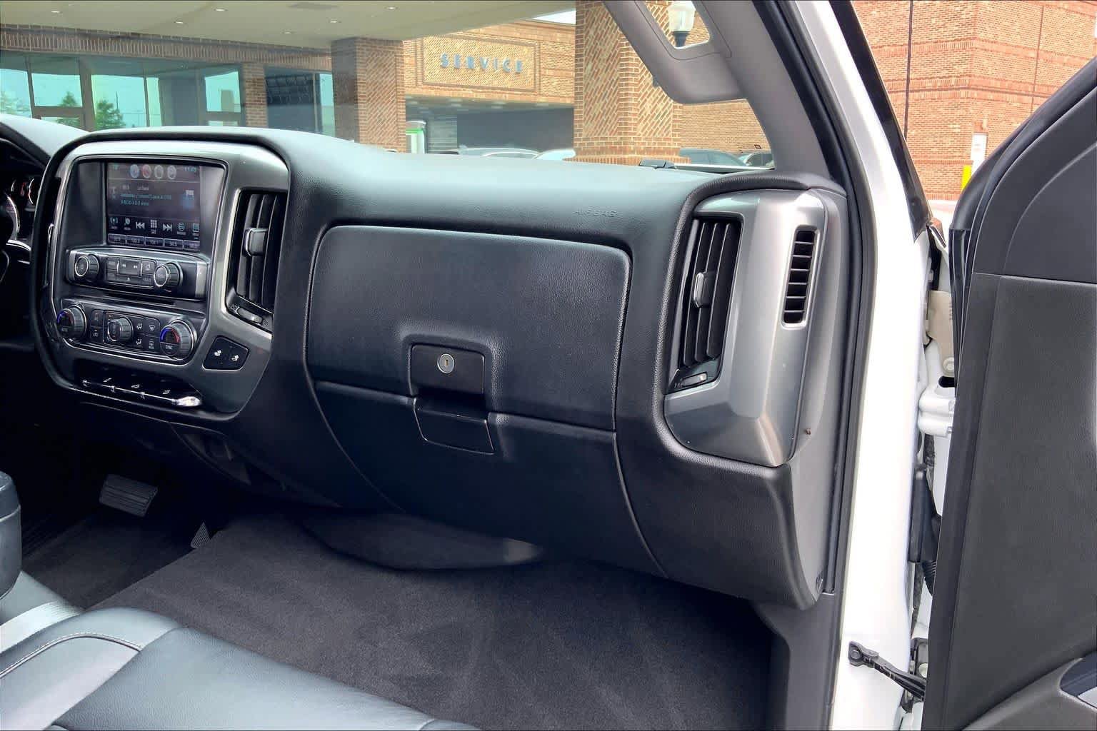 Used 2018 Chevrolet Silverado 1500 LT w/ All Star Edition AWD/4WD image 18