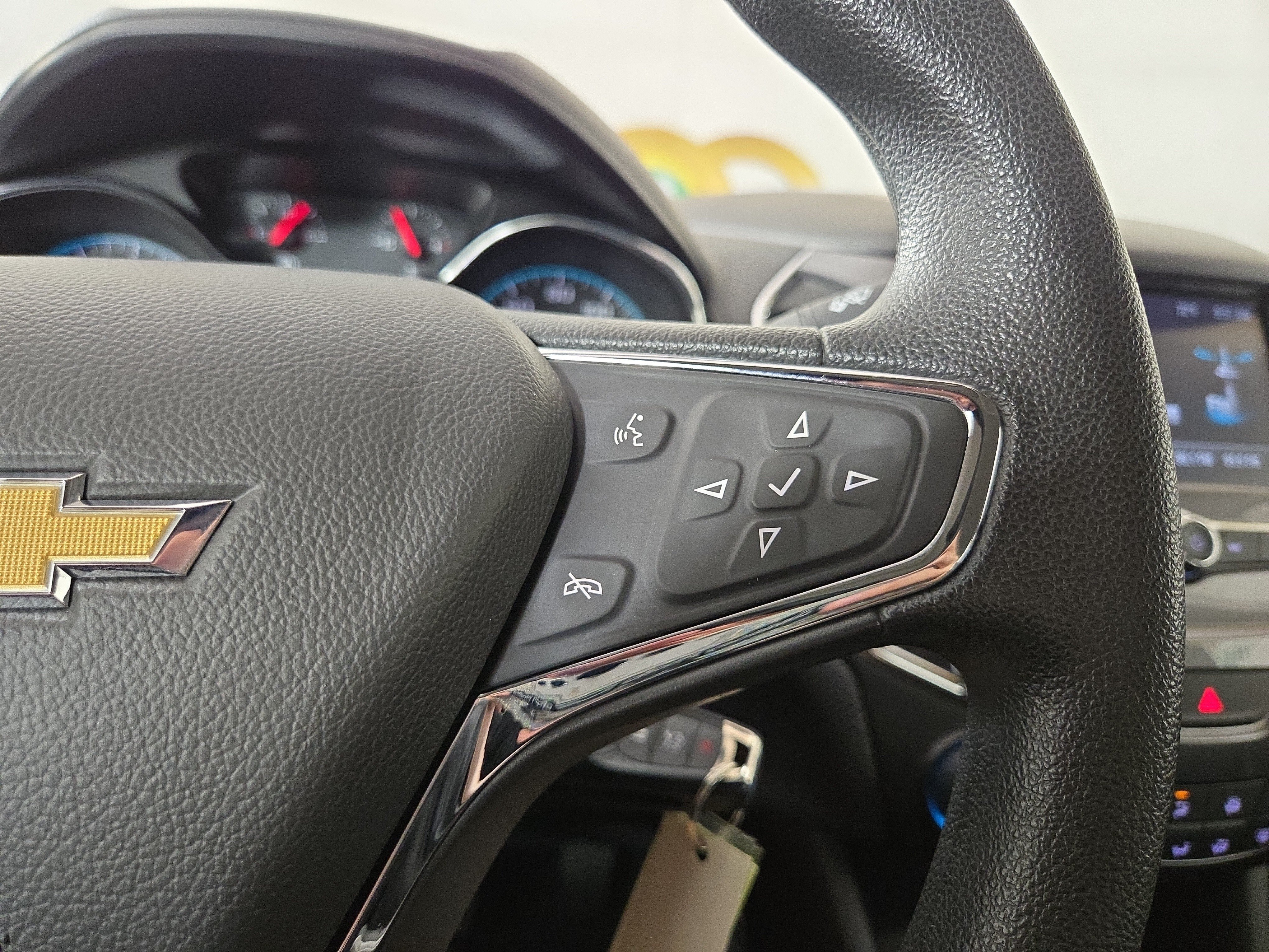 Used 2018 Chevrolet Cruze LT FWD image 16