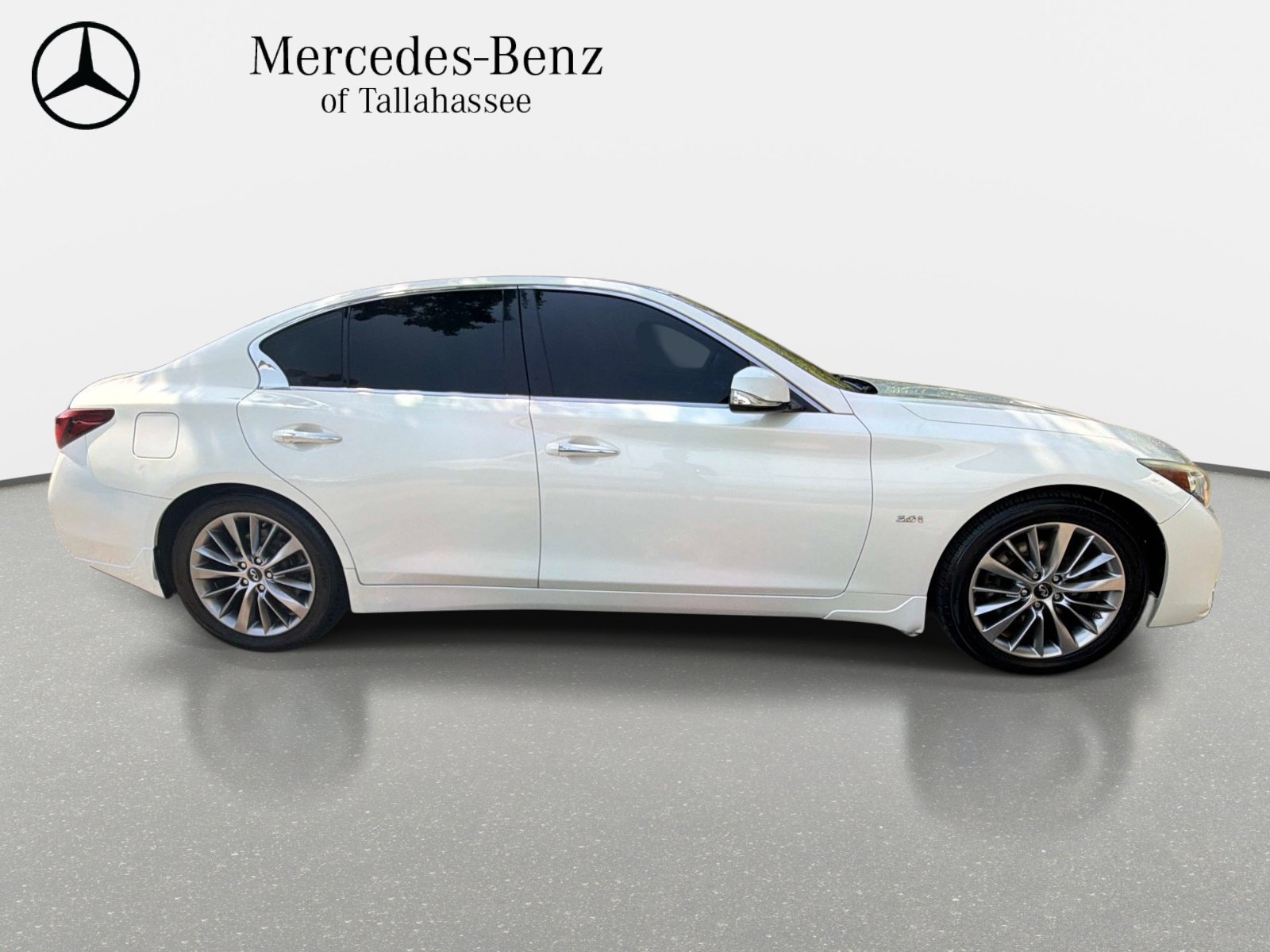 Used 2018 INFINITI Q50 Luxe w/ Cargo Package (L95) RWD image 4