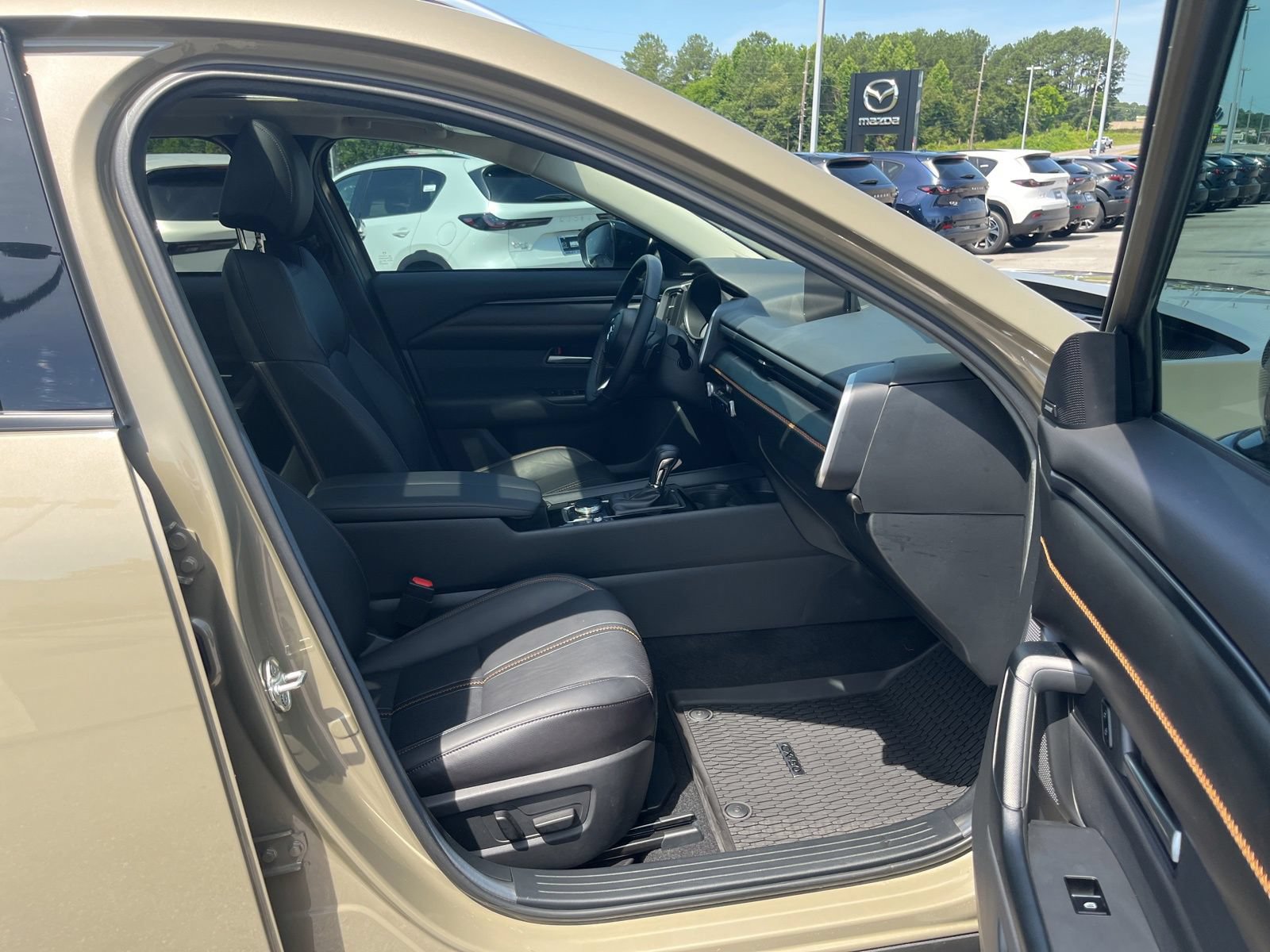 Certified 2025 MAZDA CX-50 AWD 2.5 Turbo w/ Weather Package image 39