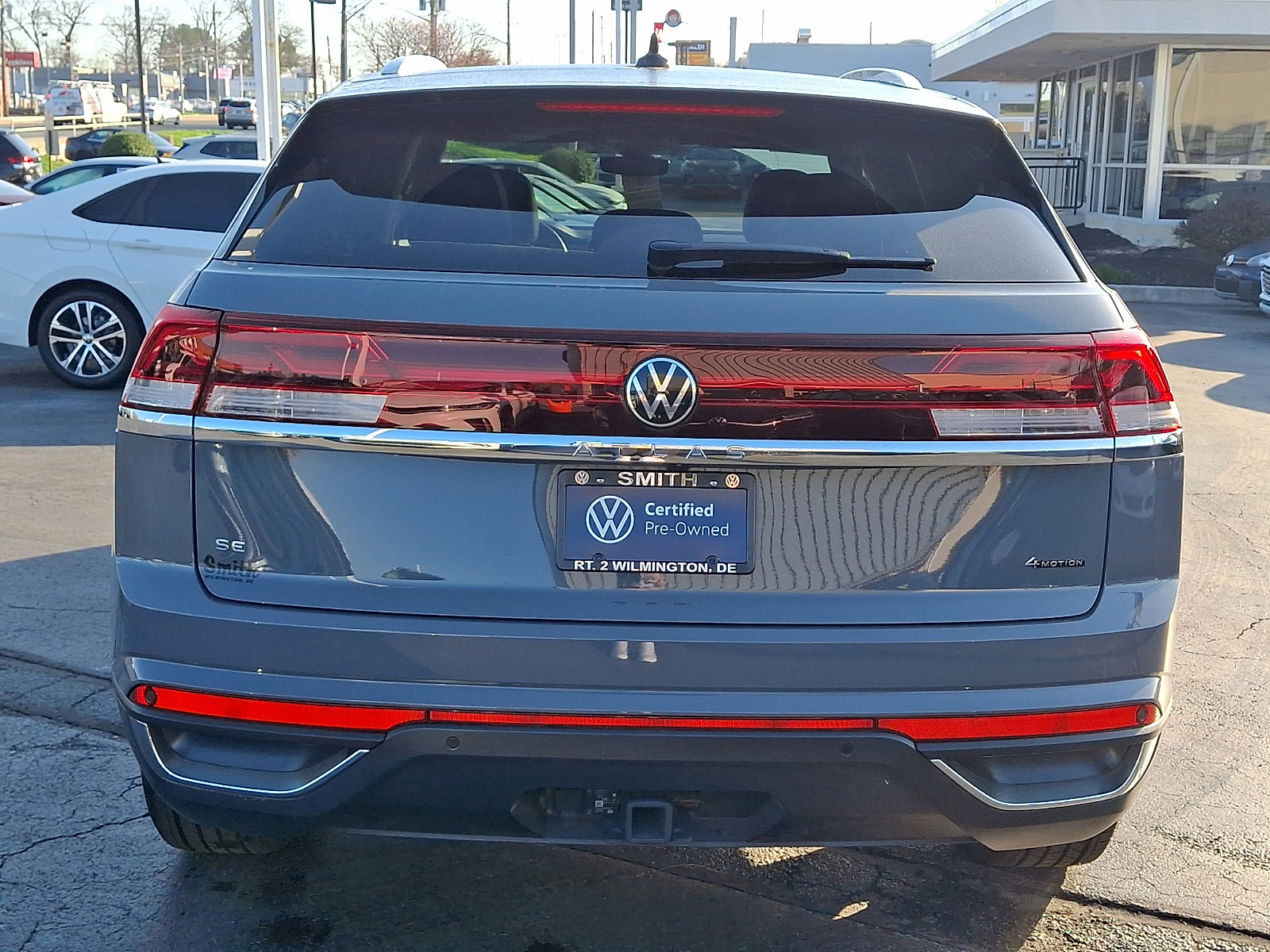 Certified 2025 Volkswagen Atlas Cross Sport SE w/ Panoramic Sunroof Package image 5