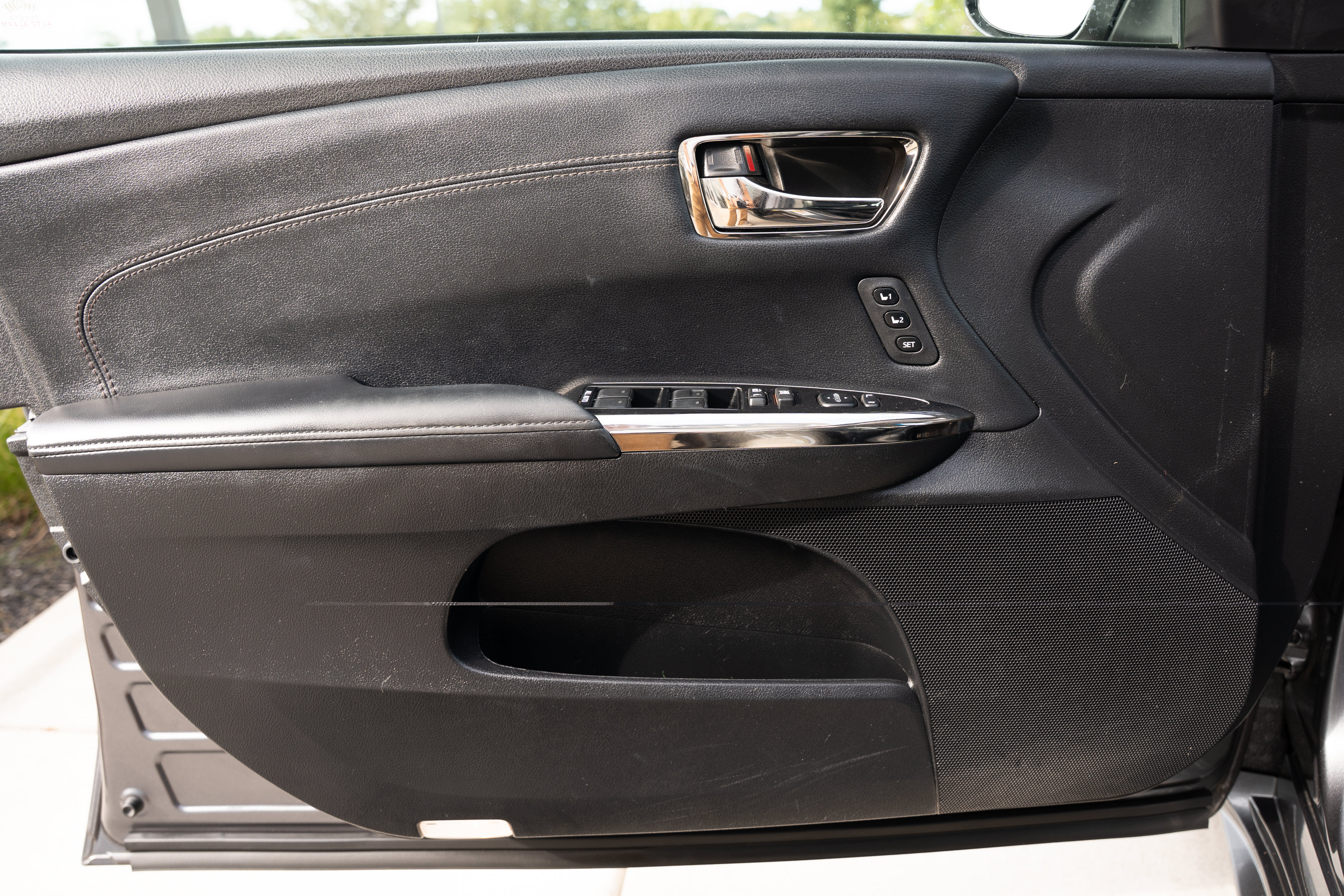Used 2015 Toyota Avalon XLE Touring FWD image 16