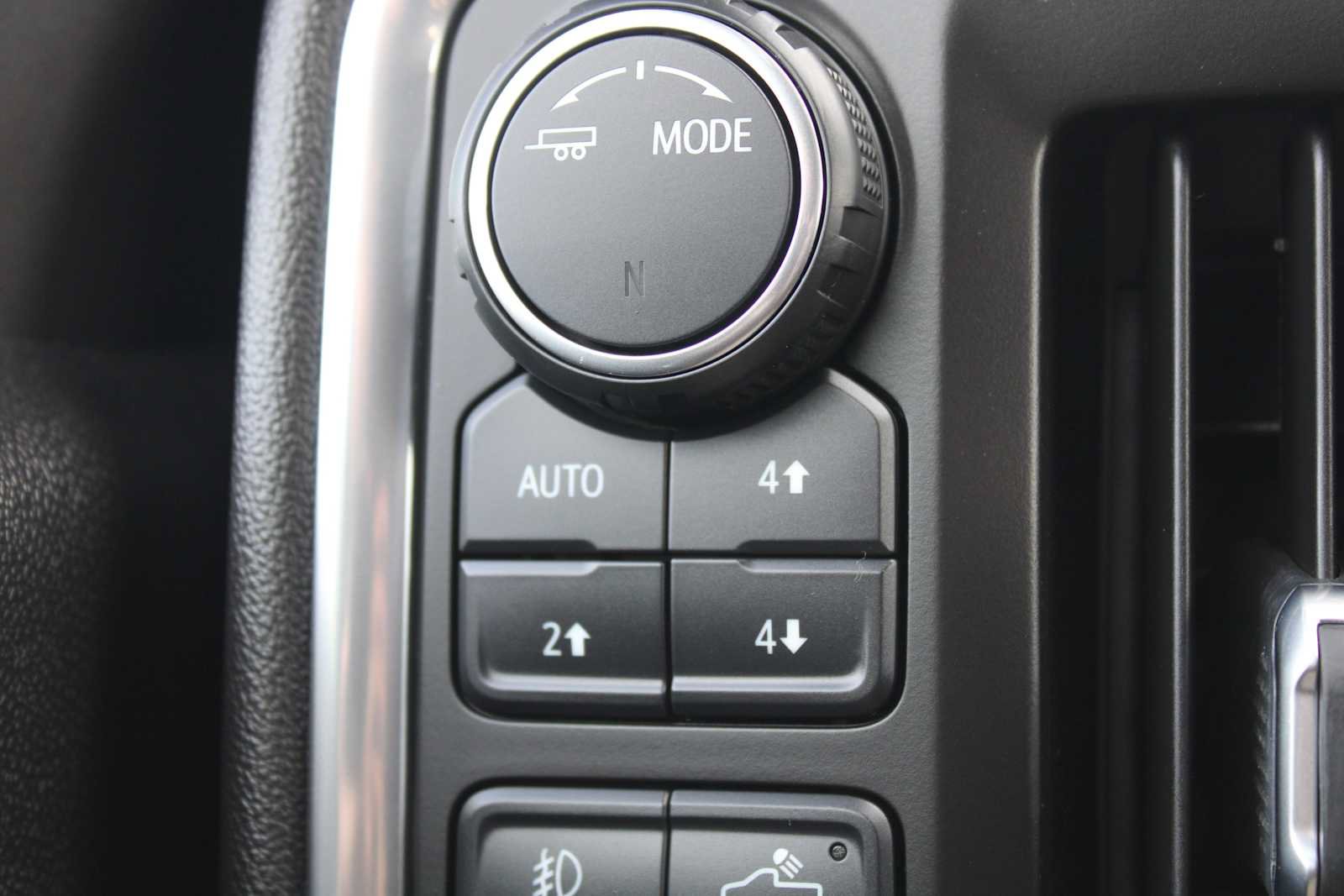 Certified 2021 Chevrolet Silverado 1500 LTZ w/ LTZ Premium Package AWD/4WD image 15