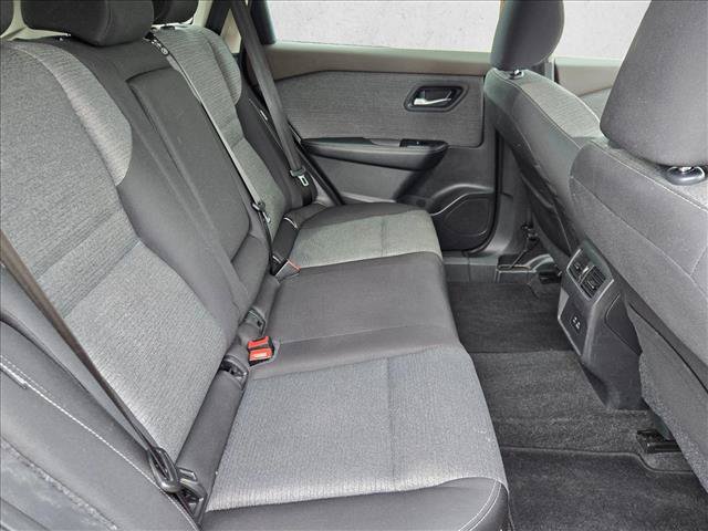 Used 2022 Nissan Rogue SV AWD/4WD image 17