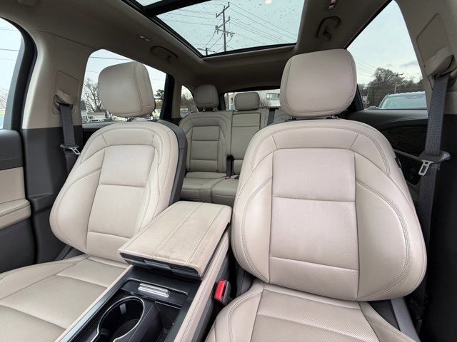 Used 2025 Lincoln Nautilus Premier w/ Equipment Group 102A image 30