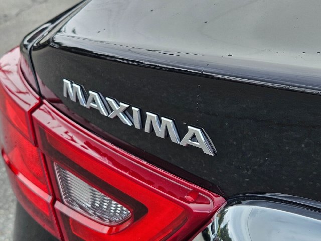 Used 2017 Nissan Maxima 3.5 SL w/ Interior Lighting Package FWD image 11