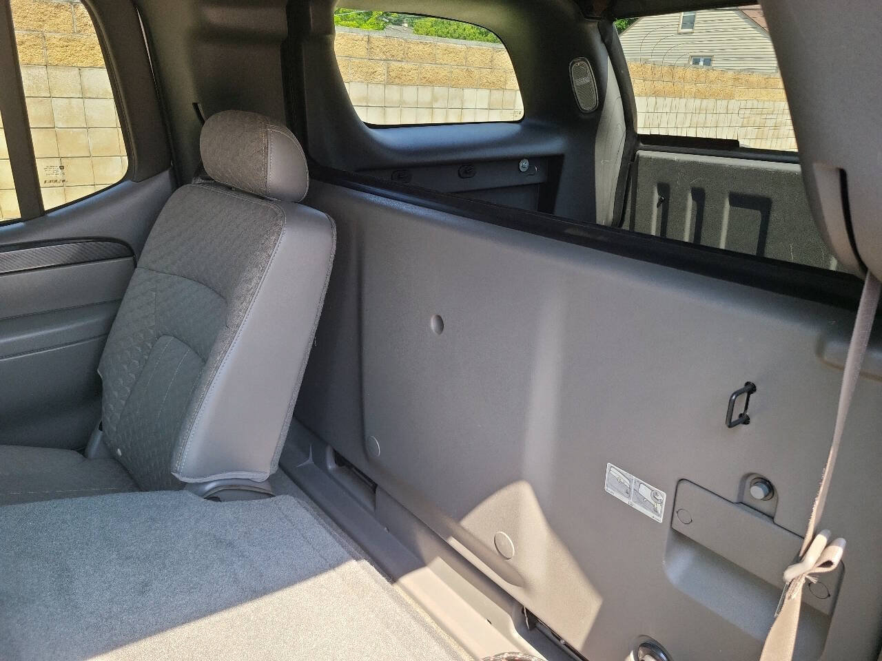 Used 2004 GMC Envoy XUV SLE w/ 1SB Preferred Equipment Group AWD/4WD image 21
