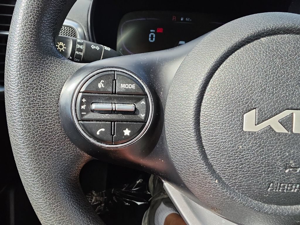 Used 2025 Kia Soul LX FWD image 22
