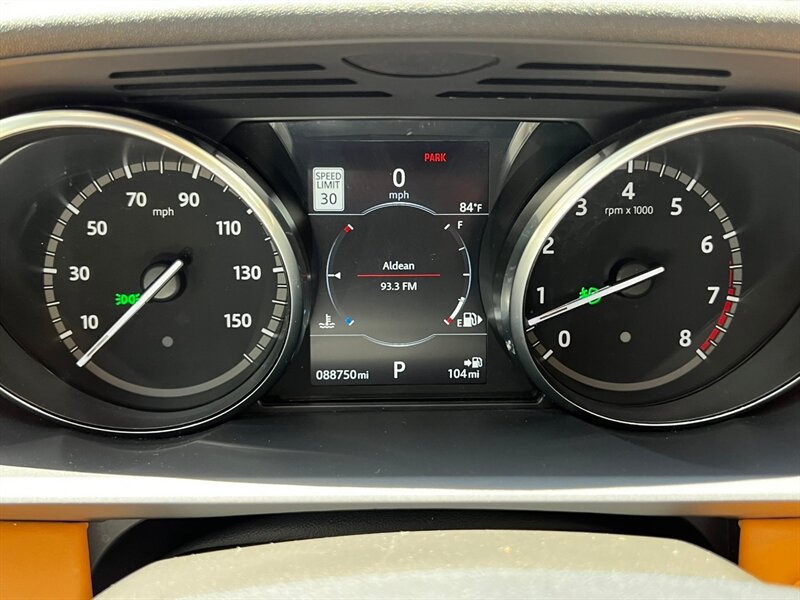 Used 2017 Land Rover Discovery HSE Luxury AWD/4WD image 41