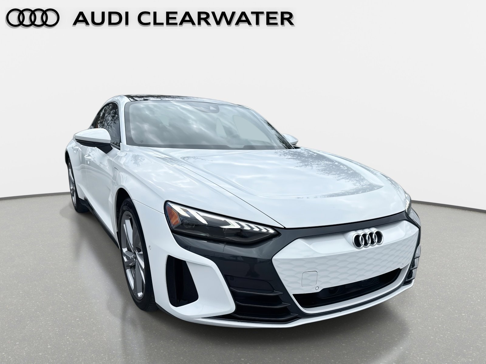 Used 2023 Audi e-tron GT Prestige image 9