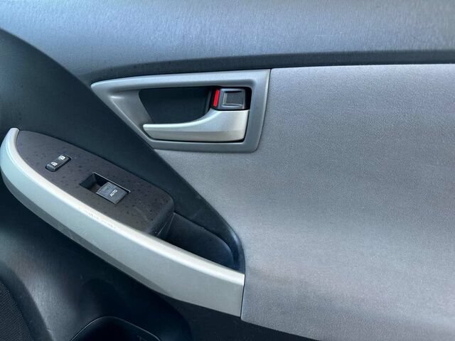 Used 2015 Toyota Prius Two w/ Preferred Accessory Package FWD image 20