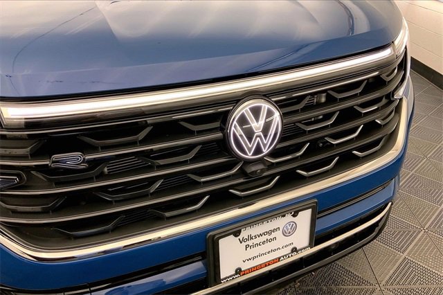 Used 2025 Volkswagen Atlas SEL Premium R-Line image 31
