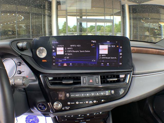 Certified 2022 Lexus ES 300h Ultra Luxury w/ Accessory Package 2 FWD image 16