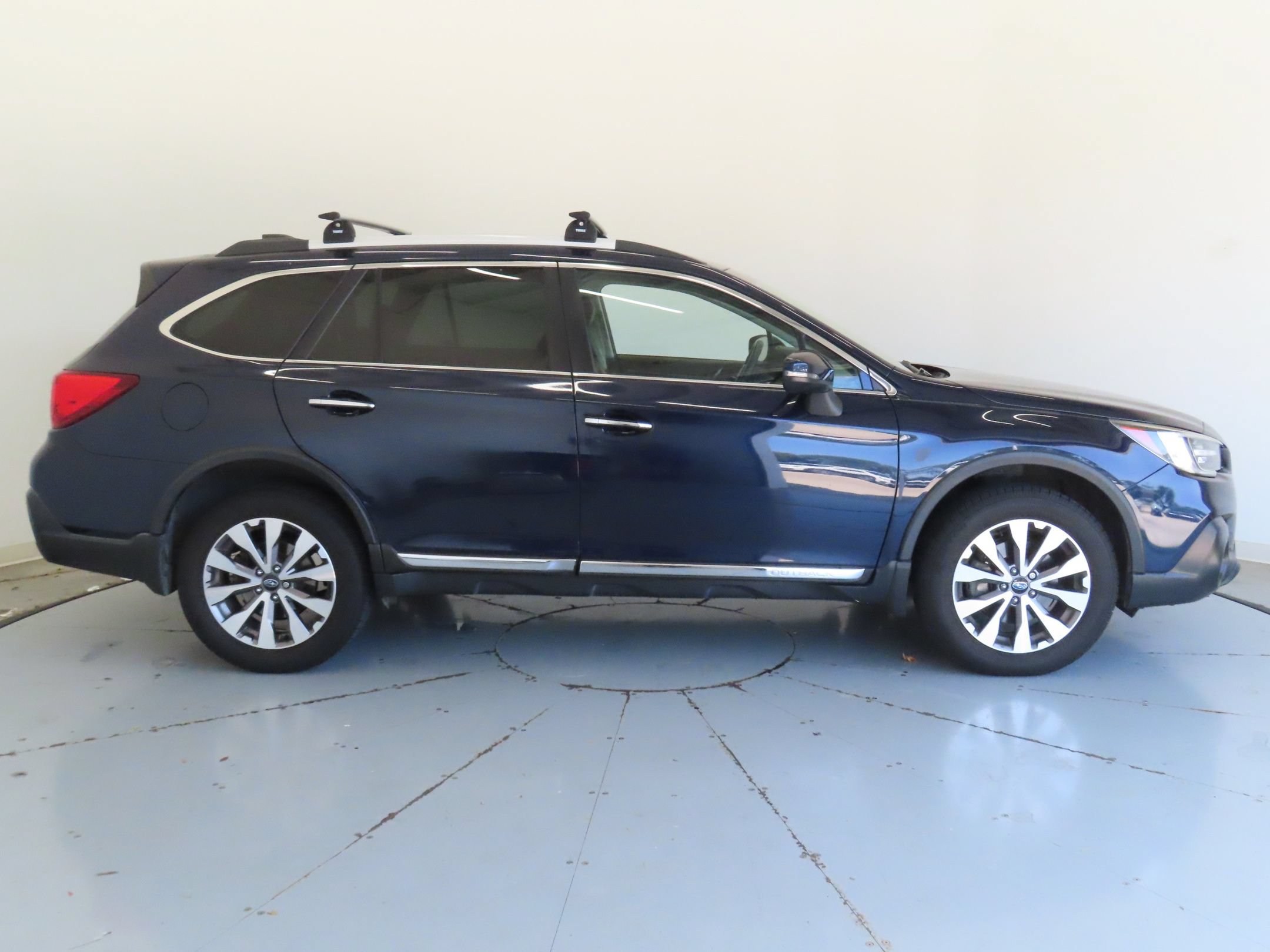 Used 2018 Subaru Outback 3.6R Touring w/ Protection Package #1 AWD/4WD image 2