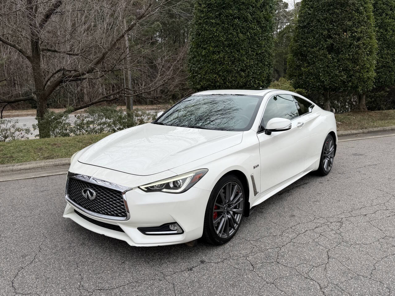 Used 2017 INFINITI Q60 Red Sport 400 image 3