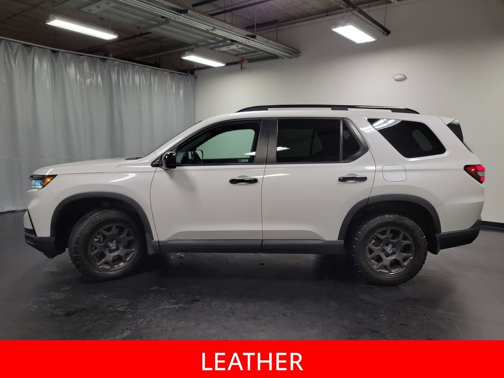 Used 2023 Honda Pilot TrailSport image 5