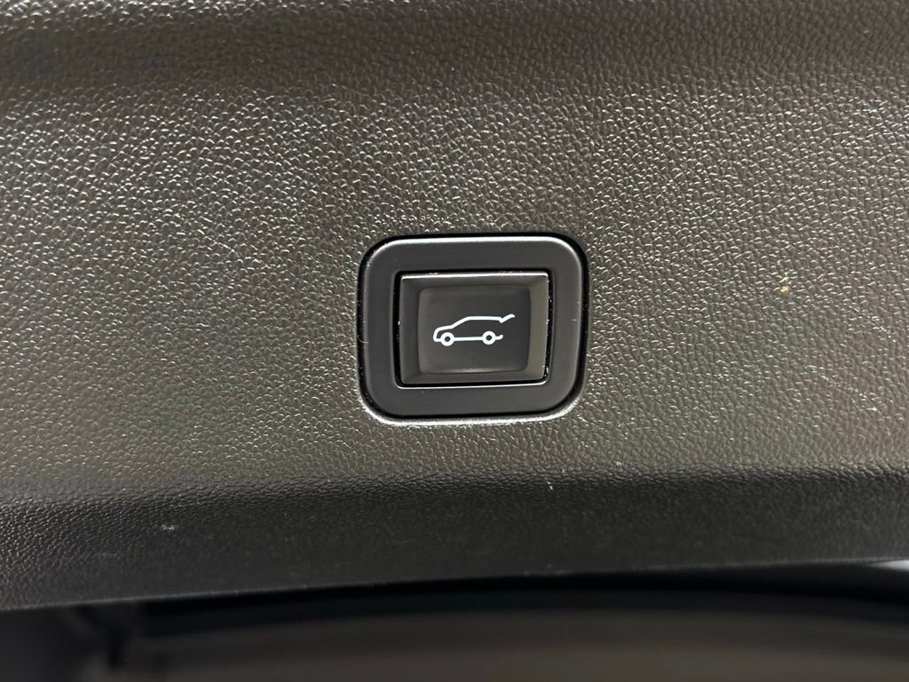 Used 2024 Cadillac Escalade ESV Premium Luxury AWD/4WD image 31