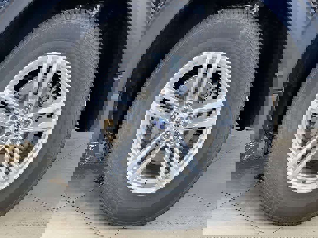 Used 2023 Ford Explorer XLT image 13