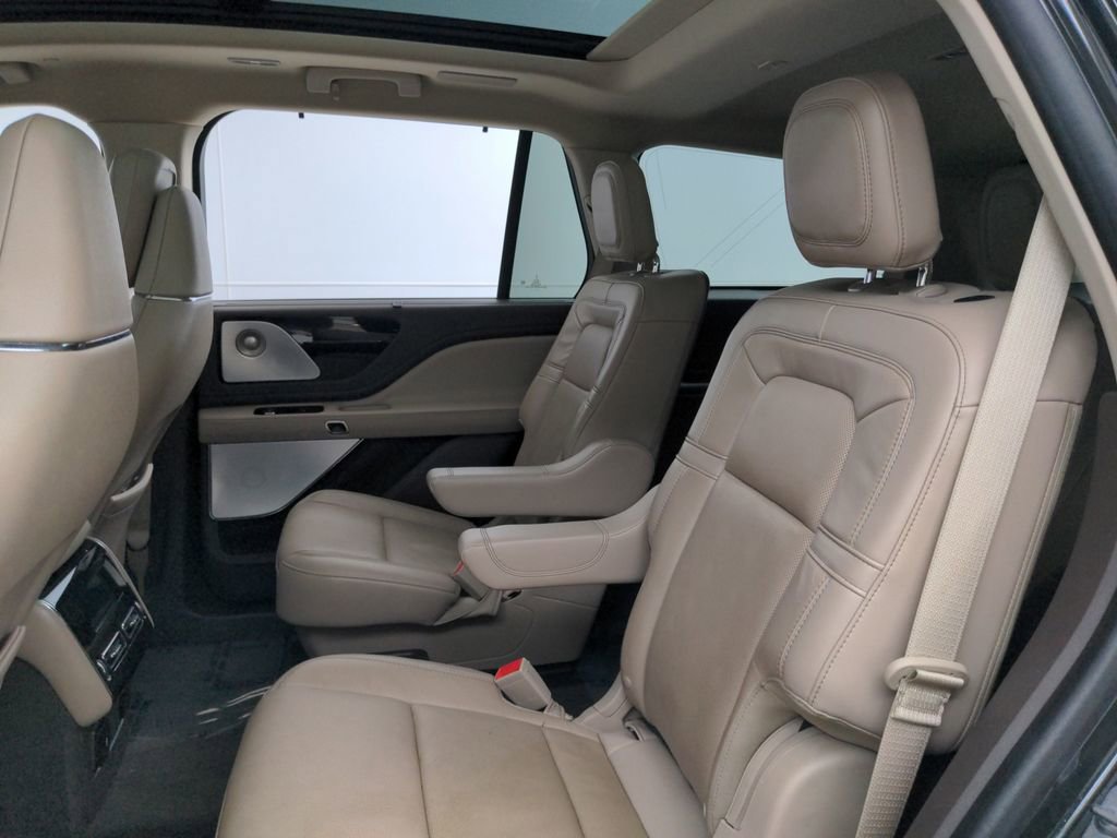 Used 2023 Lincoln Aviator Reserve w/ Equipment Group 201A image 30