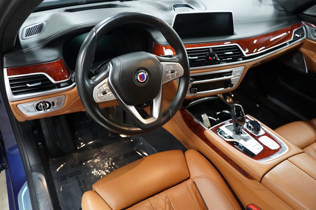 Used 2022 BMW ALPINA B7 xDrive w/ Luxury Rear Seating Package AWD/4WD image 10