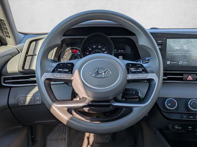 Used 2021 Hyundai Elantra SE image 11