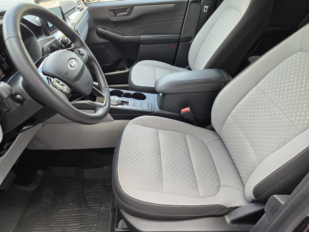 Used 2023 Ford Escape Active AWD/4WD image 9