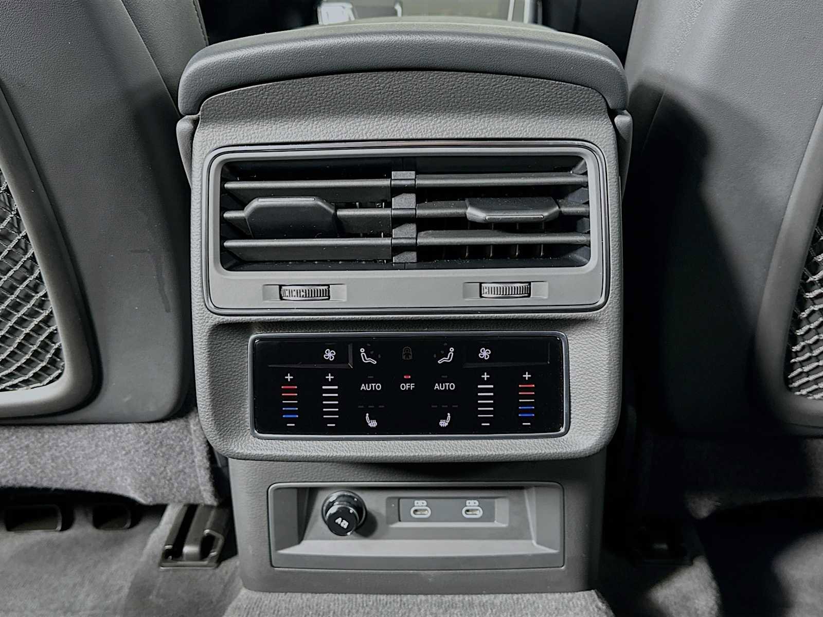 Used 2025 Audi Q7 Premium Plus w/ Premium Plus Package image 24