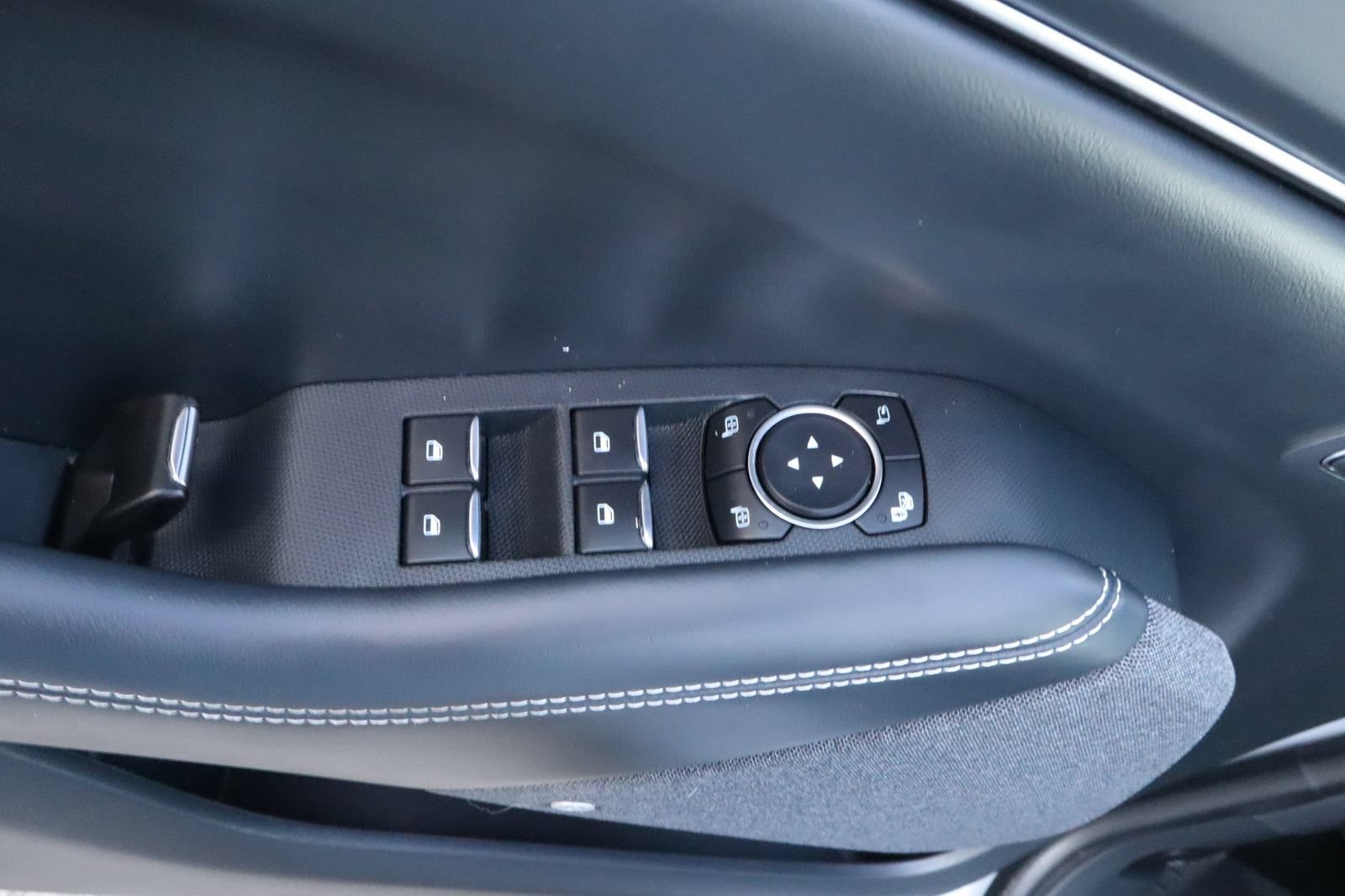 Used 2022 Ford Mustang Mach-E Premium RWD image 19