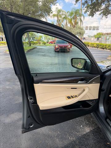 Used 2019 BMW 530e RWD image 24