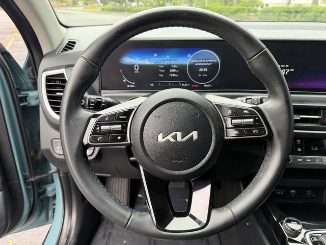 Certified 2025 Kia Seltos EX w/ EX Sunroof Package FWD image 14