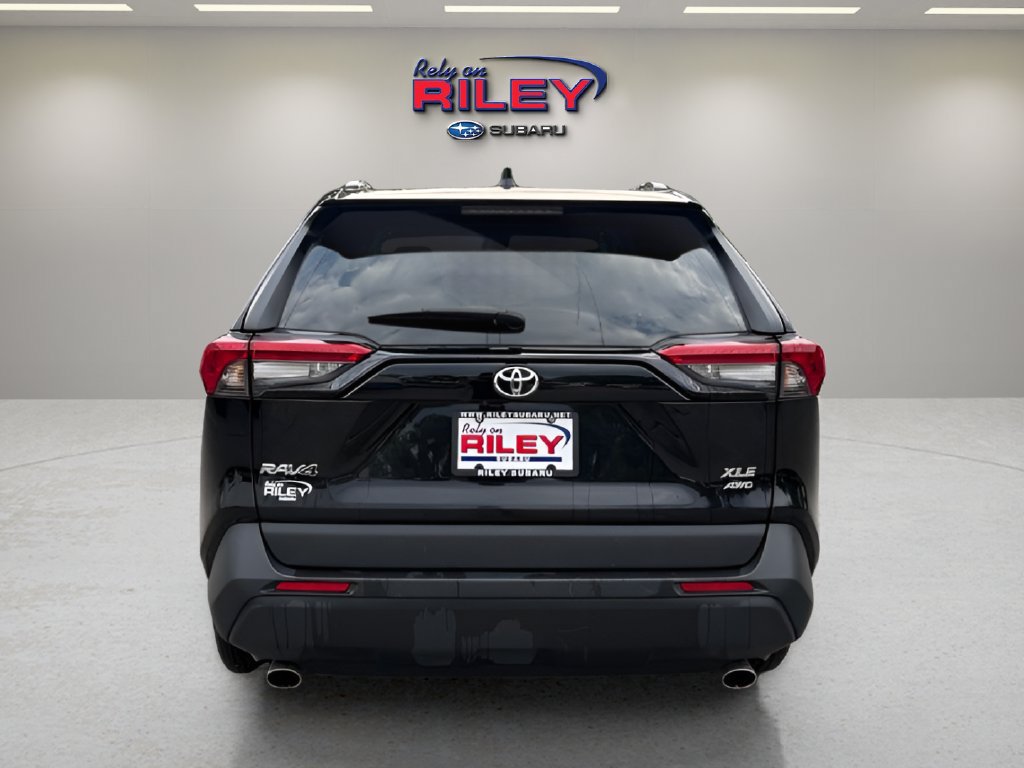 Used 2025 Toyota RAV4 XLE AWD/4WD image 5