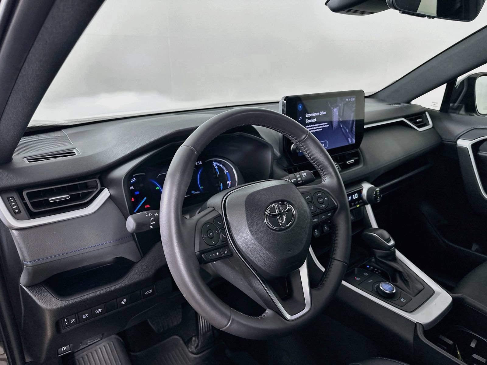 Used 2024 Toyota RAV4 XSE w/ Weather Package AWD/4WD image 31