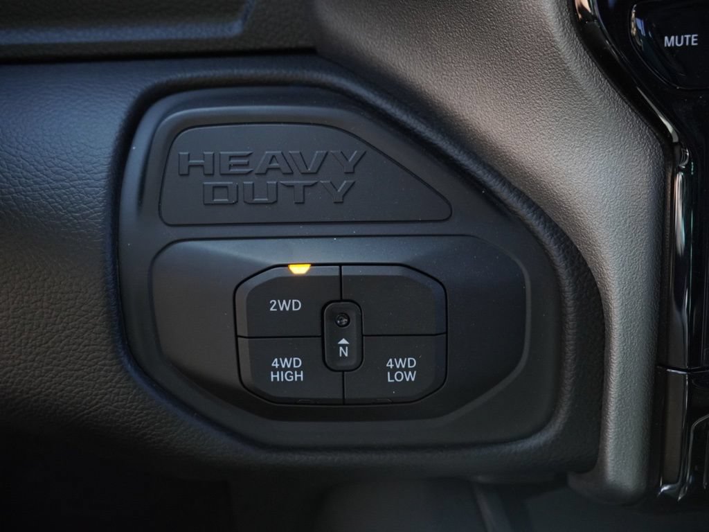 New 2026 RAM 2500 Laramie AWD/4WD image 16