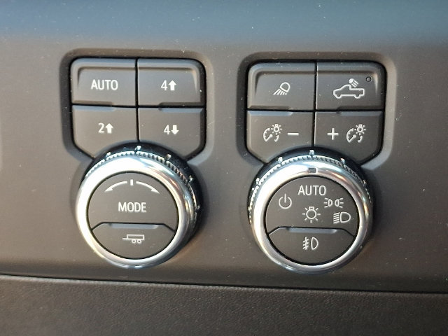 Used 2026 GMC Sierra 2500 Denali Ultimate w/ Max Trailering Package AWD/4WD image 9