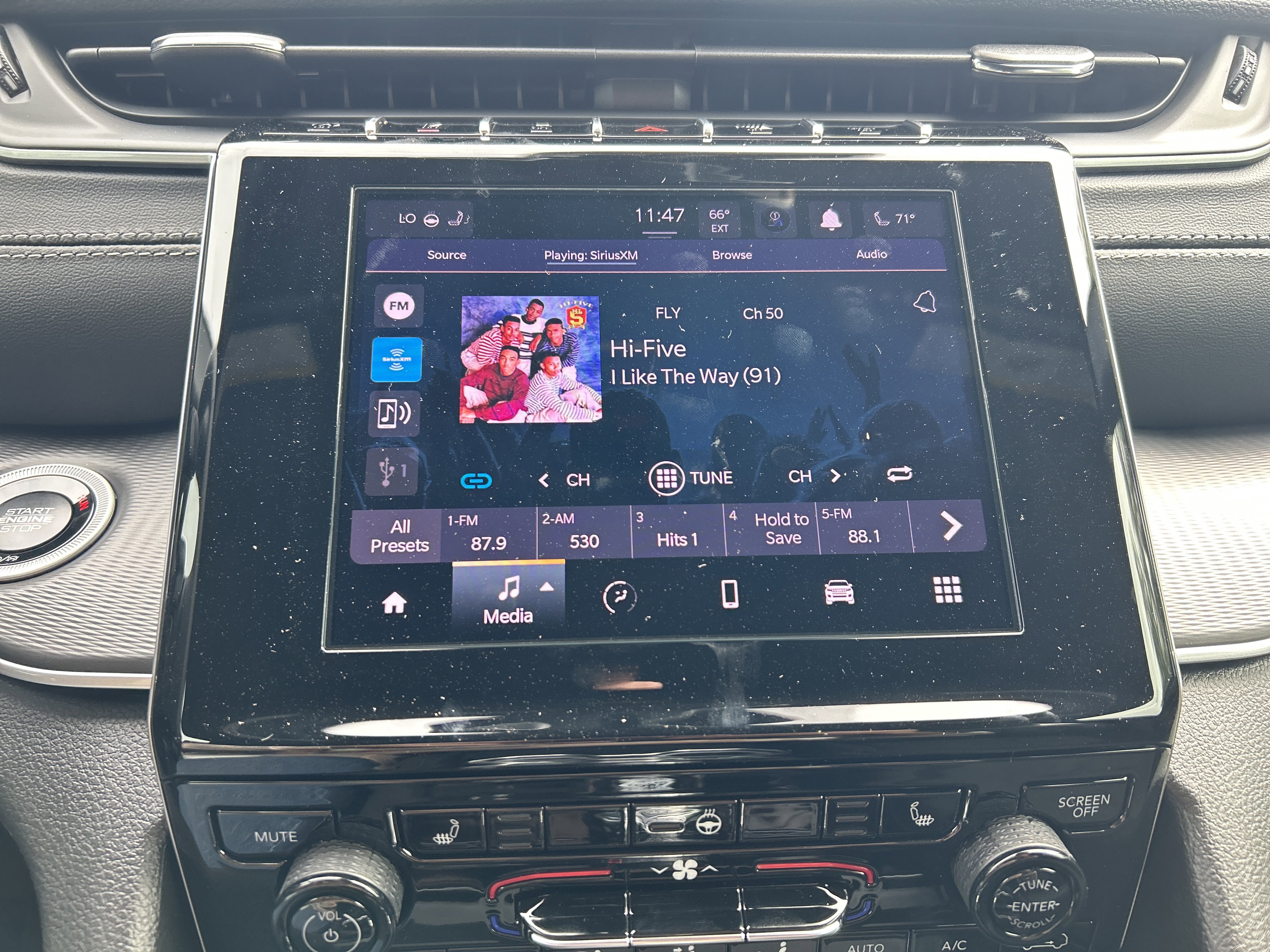 New 2025 Jeep Grand Cherokee Altitude image 51