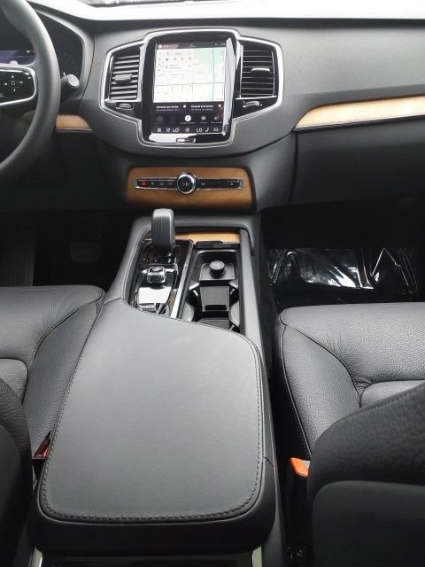 Used 2023 Volvo XC90 B5 Plus w/ Protection Package Premier AWD/4WD image 18
