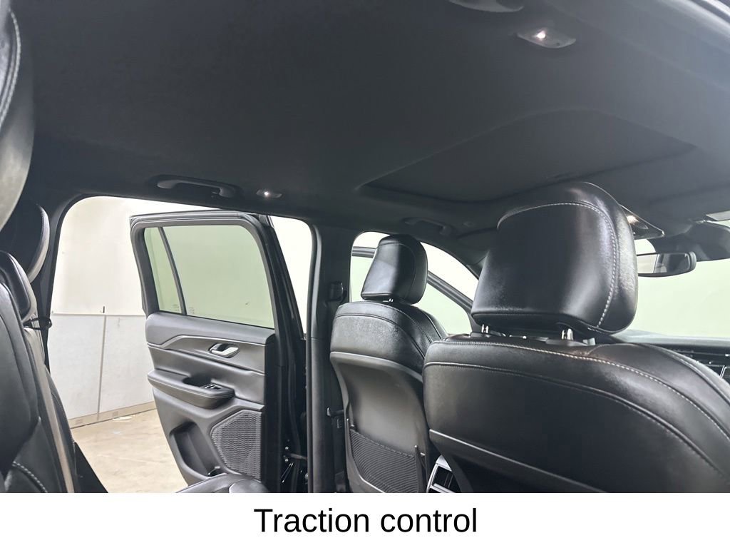 Used 2024 Jeep Grand Cherokee Altitude AWD/4WD image 22