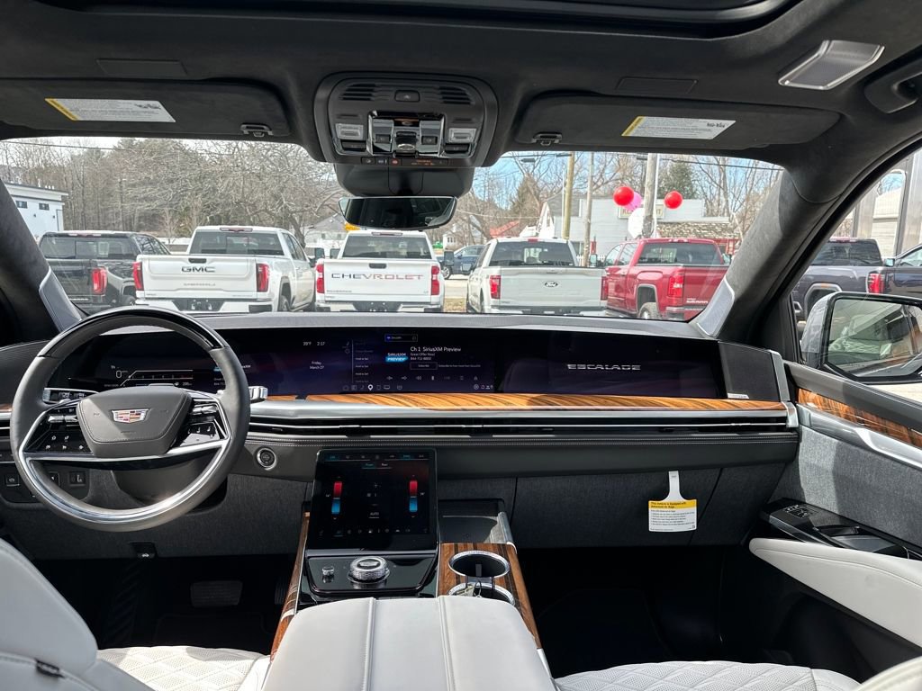 Used 2025 Cadillac Escalade Sport Platinum w/ LPO, ONYX Package image 14