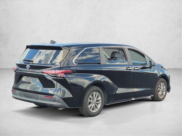 Used 2022 Toyota Sienna XLE FWD image 5