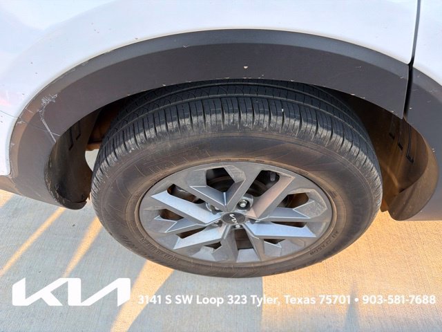 Used 2024 Kia Telluride LX FWD image 12