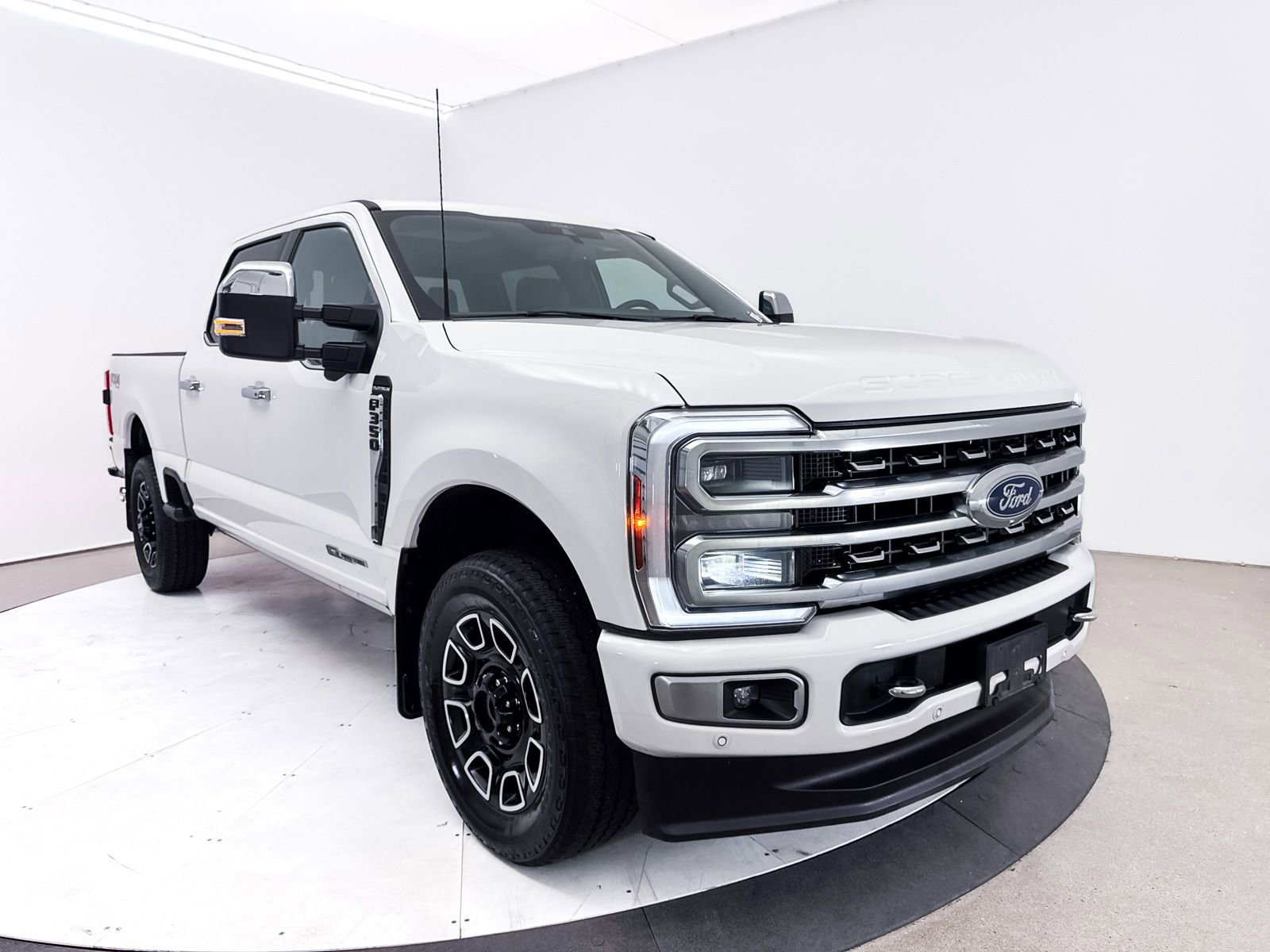 Used 2024 Ford F350 Platinum AWD/4WD image 14