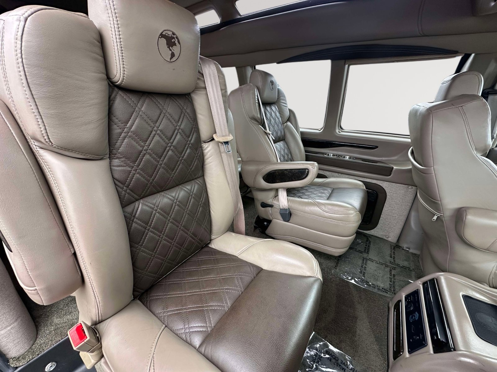 Used 2022 Chevrolet Express 2500 Extended w/ Enhanced Convenience Package image 30