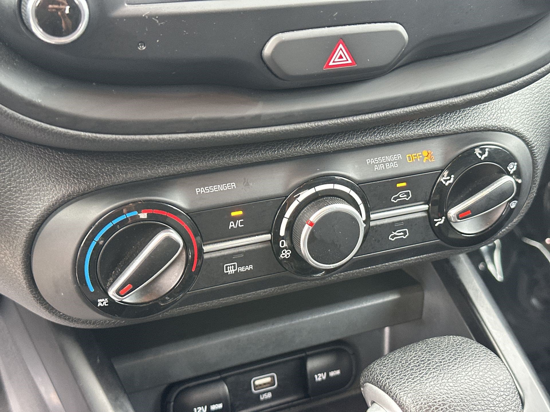 Certified 2023 Kia Soul LX FWD image 16