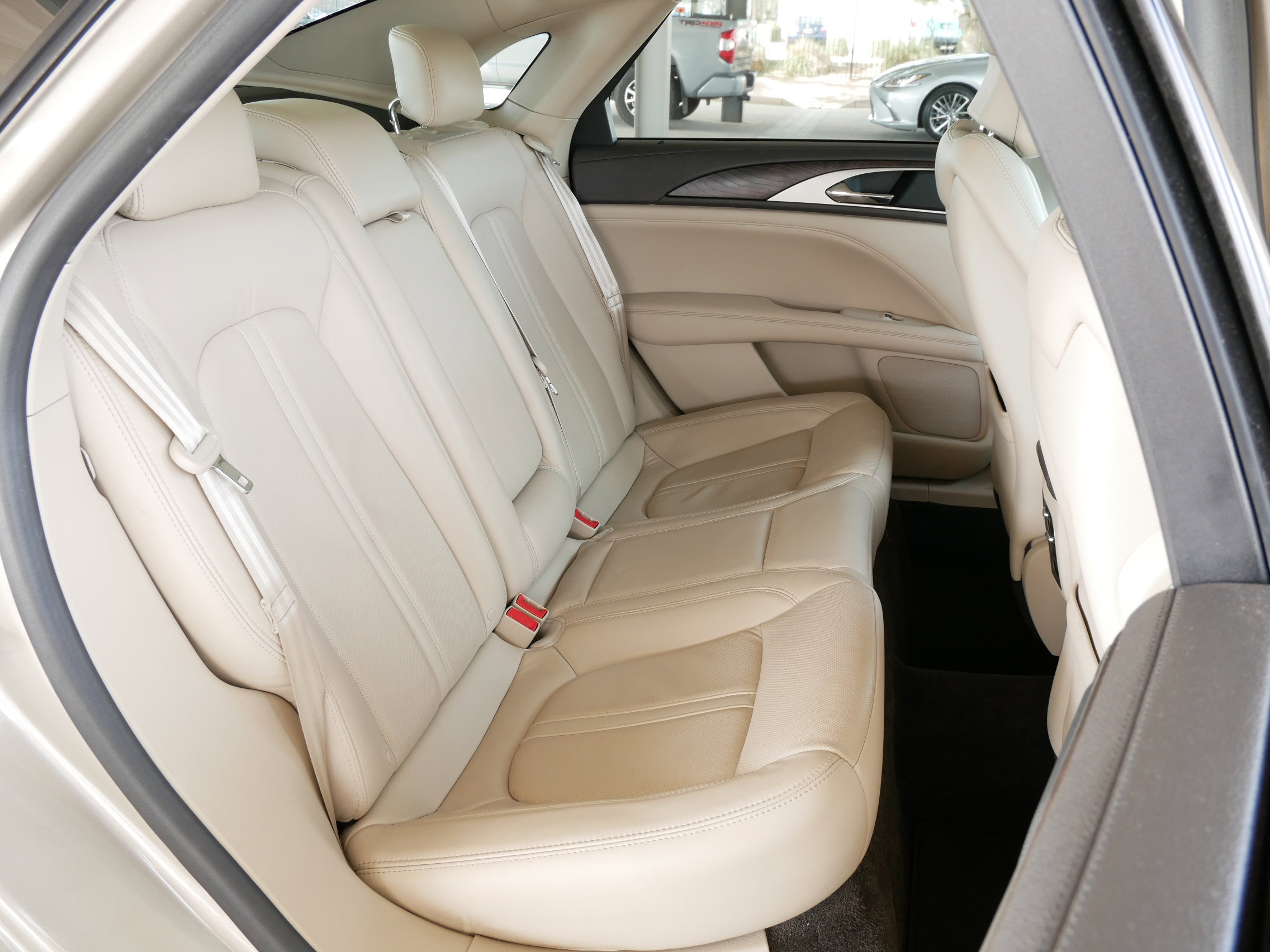 Used 2017 Lincoln MKZ Reserve image 3