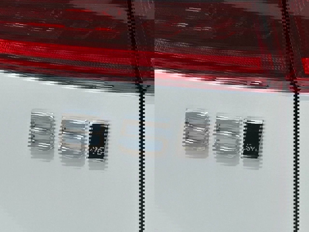 New 2026 Volvo XC60 B5 Ultra w/ Protection Package Premier image 9