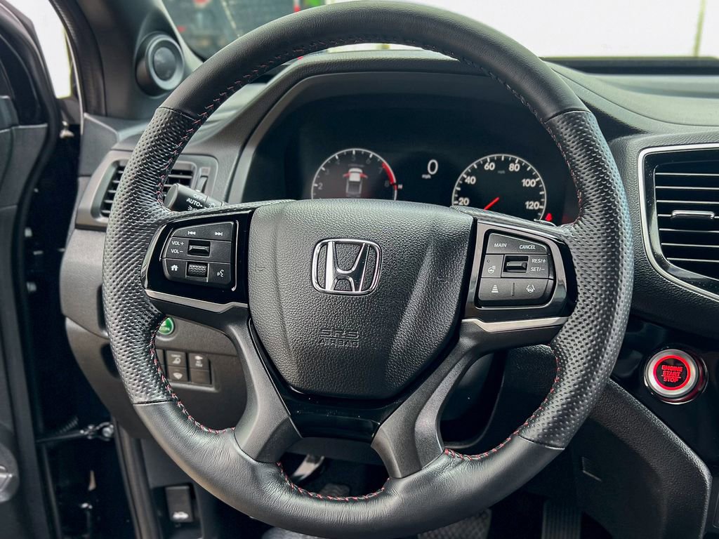 Certified 2025 Honda Ridgeline Black Edition image 28
