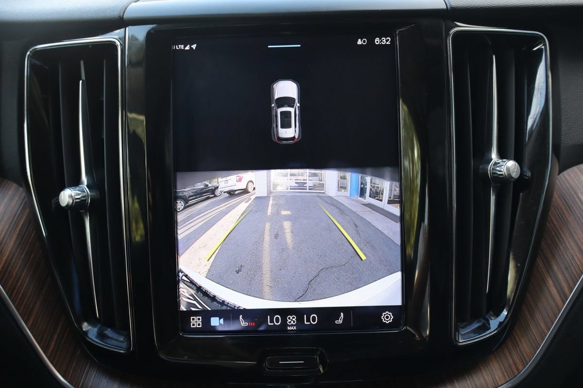 Used 2022 Volvo XC60 B5 Momentum AWD/4WD image 24